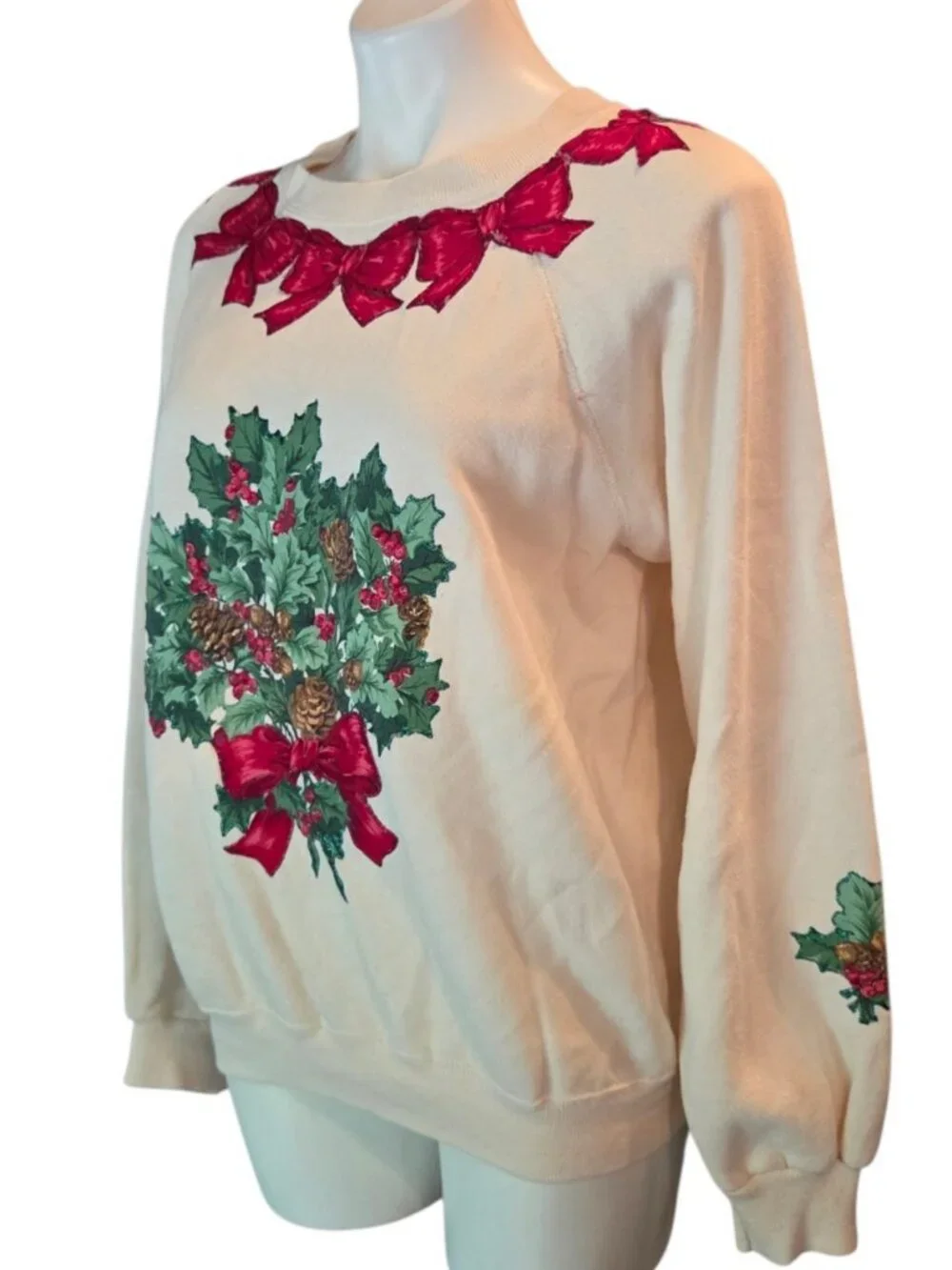Vintage Holiday Sweatshirt Size Large White Fleece Crewneck Bows Poinsettia USA